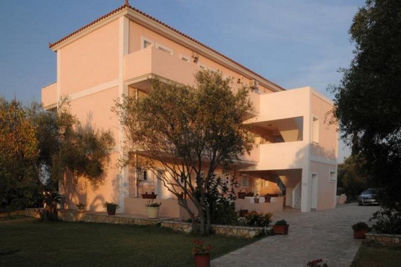 Helena'S Studios Livathos  Exterior foto